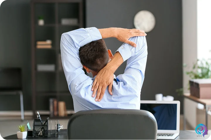 آیا یوگا برای گردن درد و شانه درد مناسب است؟